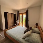 Charmante Maison En Pierre Avec Jardin *