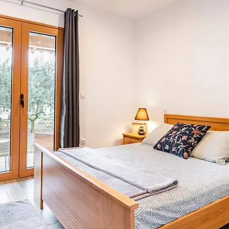 Charmante Maison En Pierre Avec Jardin *
