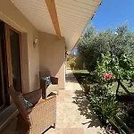 Hébergement de vacances Charmante Maison En Pierre Avec Jardin Les Mées