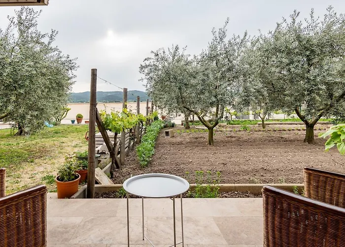 Charmante Maison En Pierre Avec Jardin Holiday home Les Mees