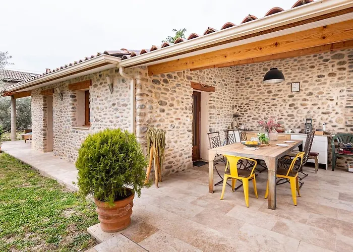 Charmante Maison En Pierre Avec Jardin *