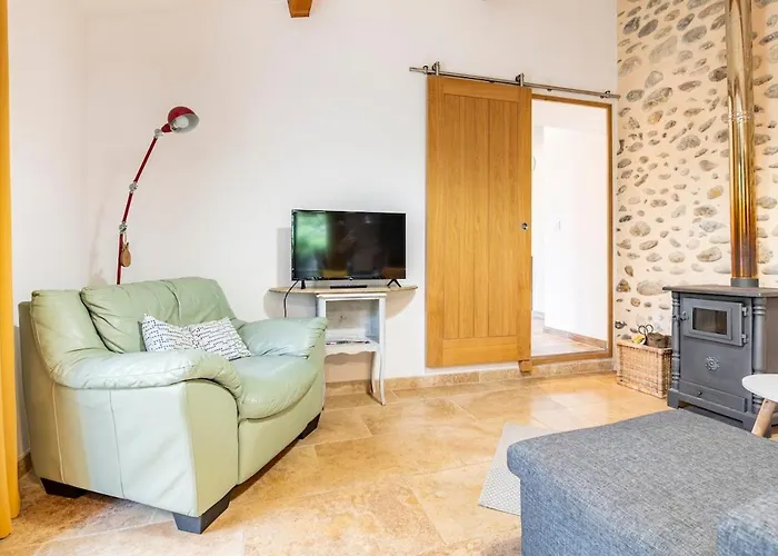 Holiday home Charmante Maison En Pierre Avec Jardin *