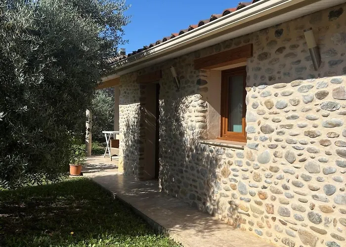 Charmante Maison En Pierre Avec Jardin Holiday home Les Mees