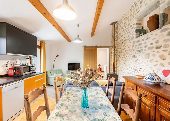Holiday home Charmante Maison En Pierre Avec Jardin *